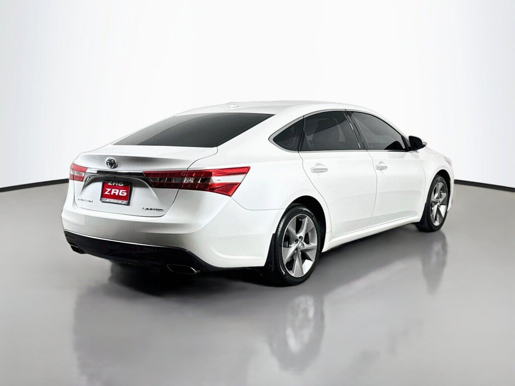 Used 2015 Toyota Avalon Limited FWD image 5