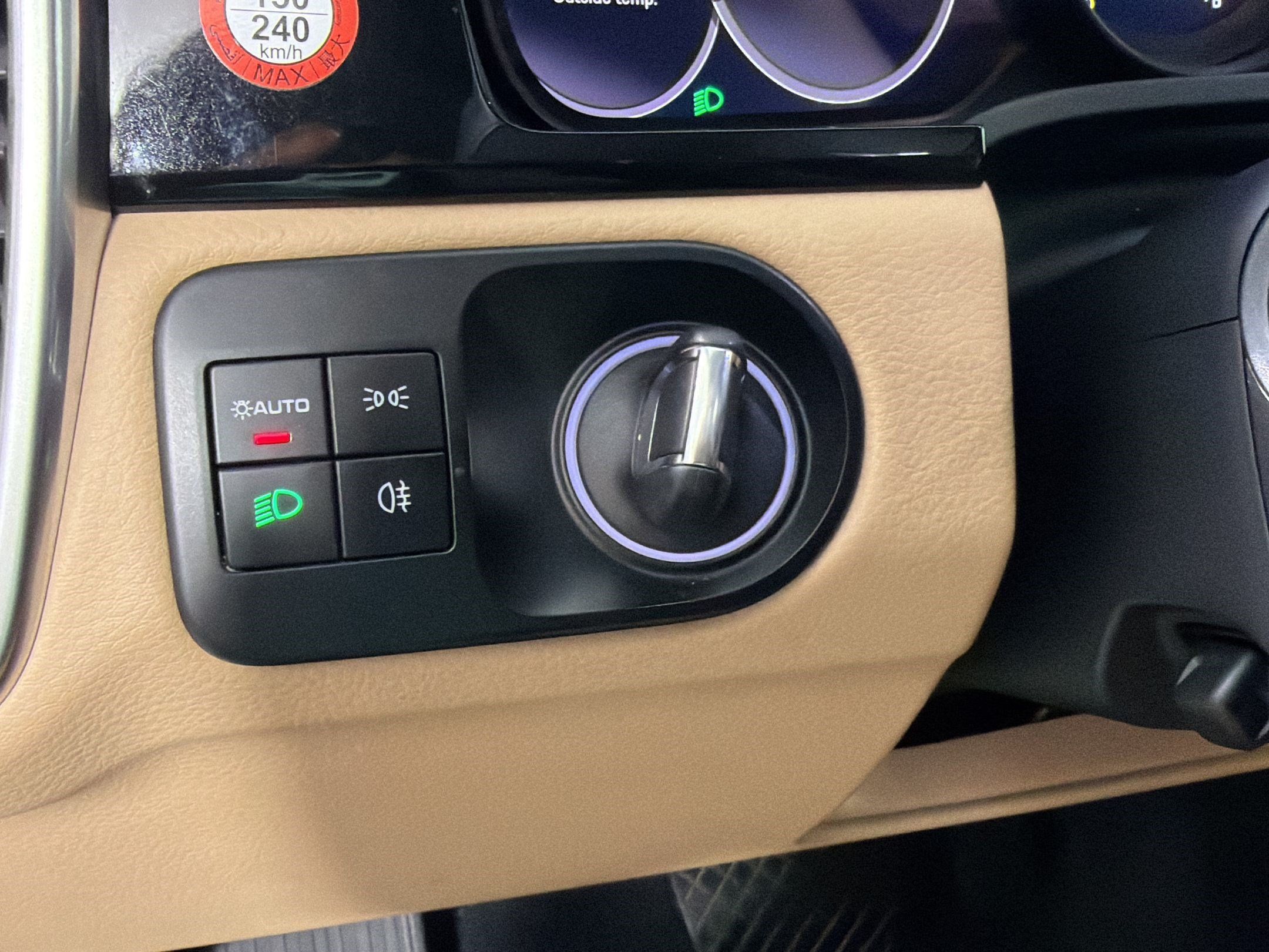 Certified 2023 Porsche Cayenne AWD/4WD image 18