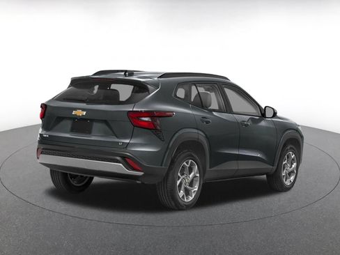 Used 2025 Chevrolet Trax LT FWD image 2