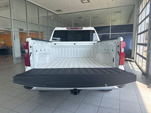 Used 2024 Chevrolet Silverado 1500 LT AWD/4WD image 14