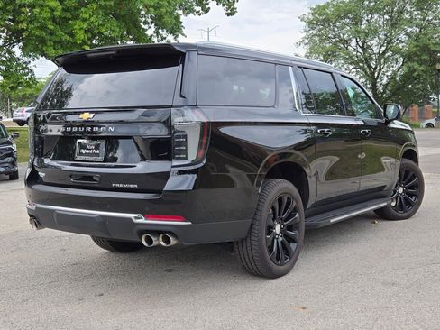 Used 2025 Chevrolet Suburban Premier image 6