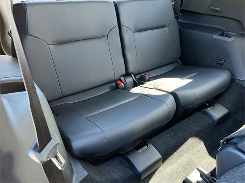 New 2025 Mitsubishi Outlander SE image 28