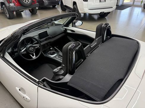 Used 2016 MAZDA MX-5 Miata Club RWD image 24