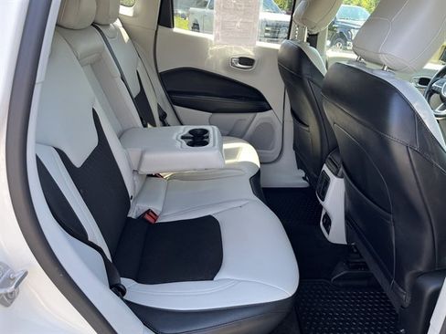 Used 2018 Jeep Compass Latitude w/ Popular Equipment Group AWD/4WD image 33