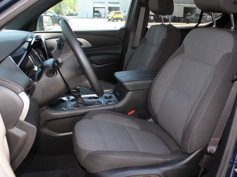 Used 2023 Chevrolet Traverse LT w/ Rear Camera Mirror Package AWD/4WD image 16