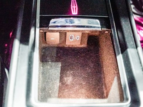 Used 2023 Lincoln Corsair Reserve image 21