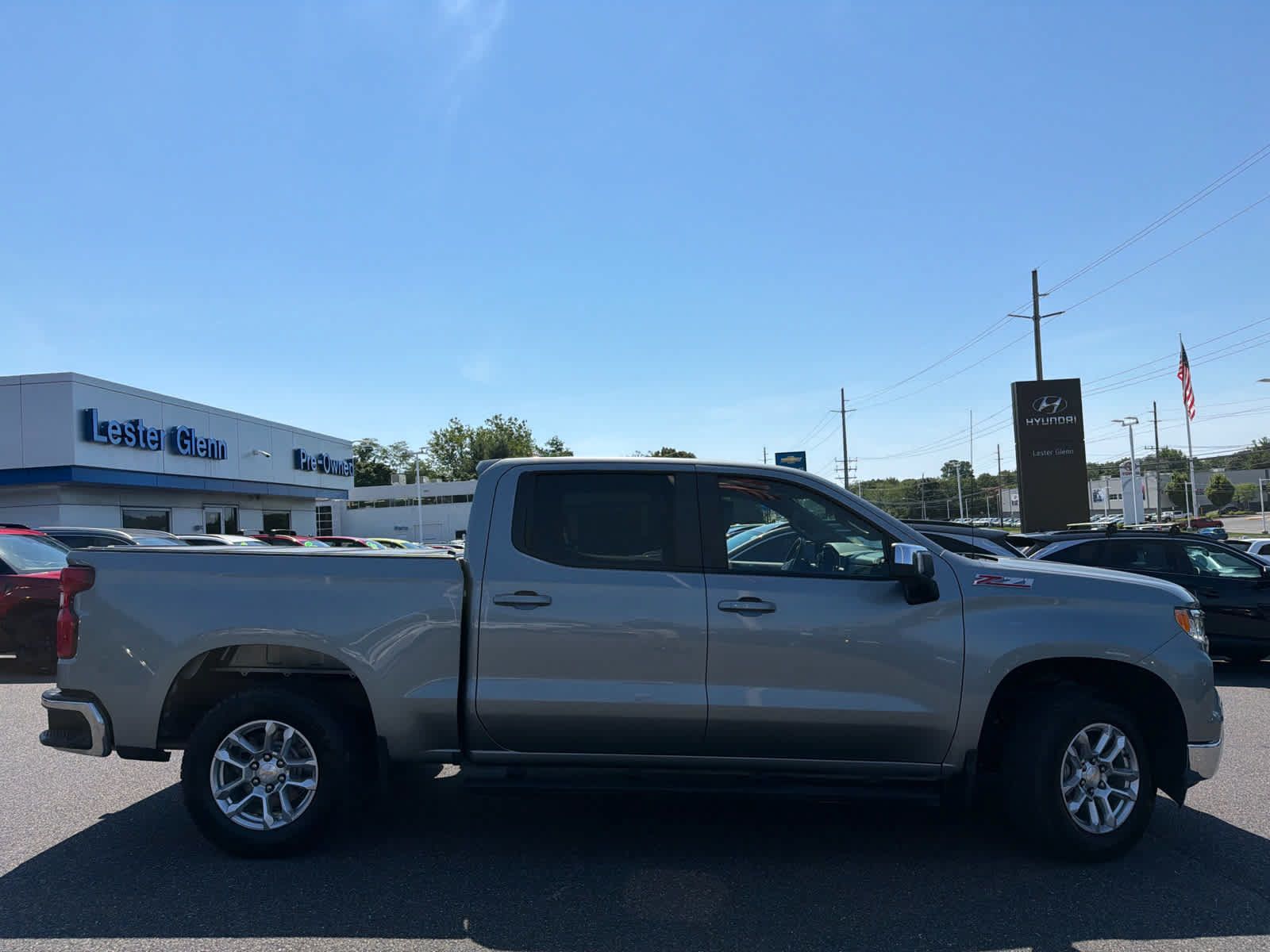 Certified 2023 Chevrolet Silverado 1500 LT w/ Z71 Off-Road Package AWD/4WD image 4