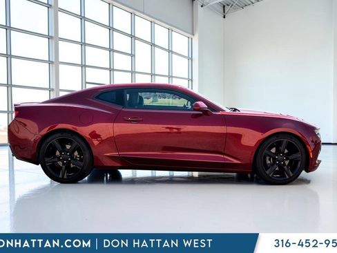 Used 2018 Chevrolet Camaro LT RWD image 27