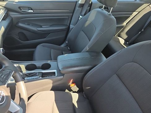 Used 2025 Nissan Altima 2.5 SV image 17
