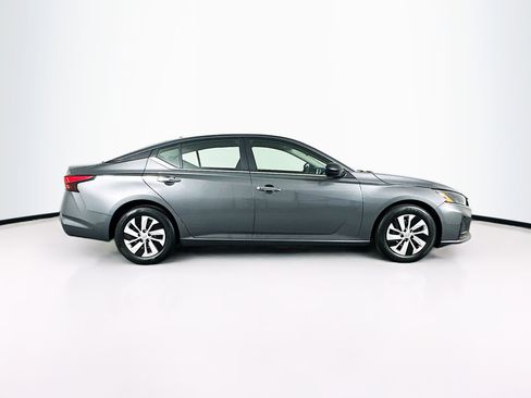 Used 2025 Nissan Altima 2.5 S image 10