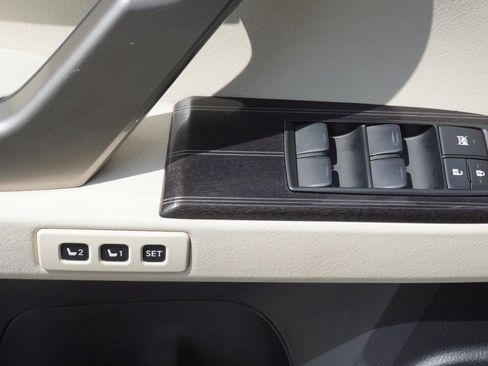 Used 2020 Lexus GX 460 Premium w/ Premium Package image 23