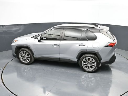 Used 2020 Toyota RAV4 XLE Premium FWD image 42
