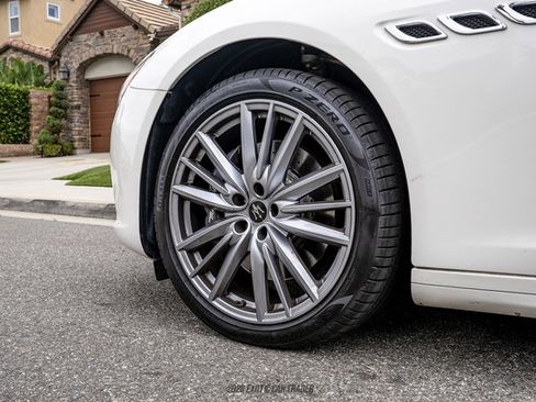 Used 2023 Maserati Quattroporte GT RWD image 58