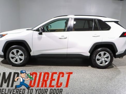 Used 2021 Toyota RAV4 LE image 10