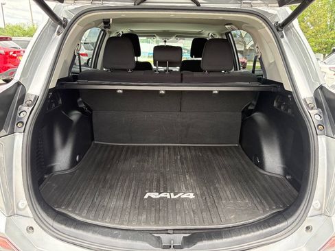 Used 2016 Toyota RAV4 XLE AWD/4WD image 4