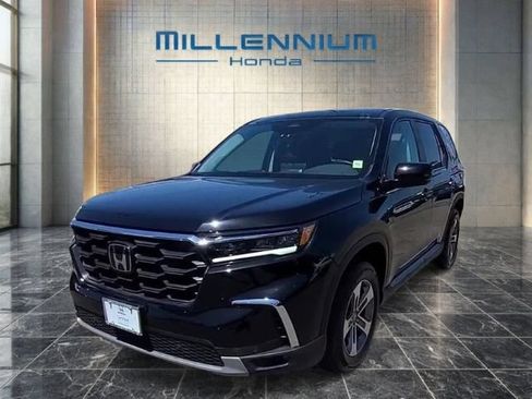 Used 2025 Honda Pilot EX-L image 34