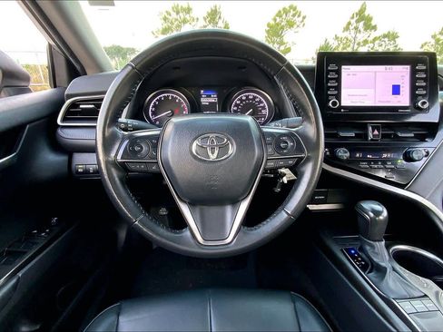 Used 2024 Toyota Camry SE image 5