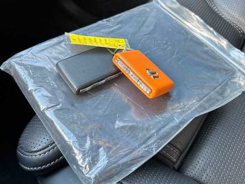 Used 2024 Volvo XC90 T8 Ultimate w/ Lounge Package image 6