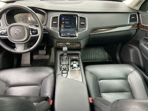 Used 2019 Volvo XC90 T6 Momentum w/ Protection Package Premier image 17