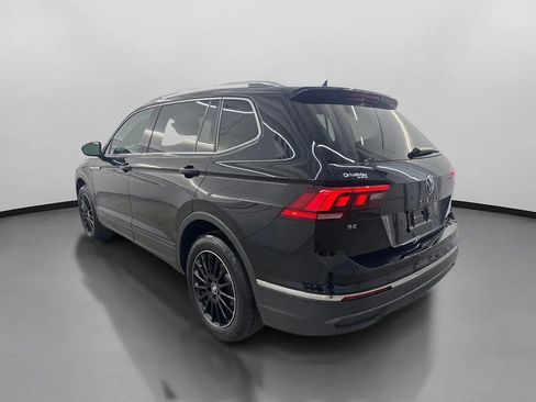 Used 2022 Volkswagen Tiguan SE image 7