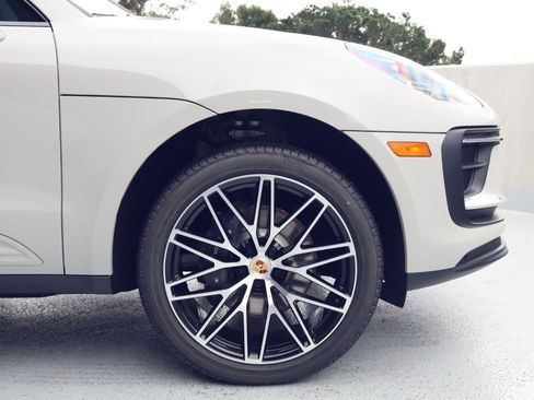 New 2026 Porsche Macan image 11