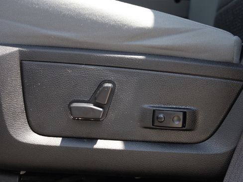 Used 2019 RAM 1500 Big Horn AWD/4WD image 17