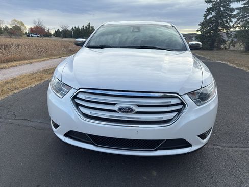 Used 2019 Ford Taurus Limited image 4