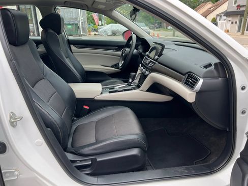 Used 2018 Honda Accord EX image 30