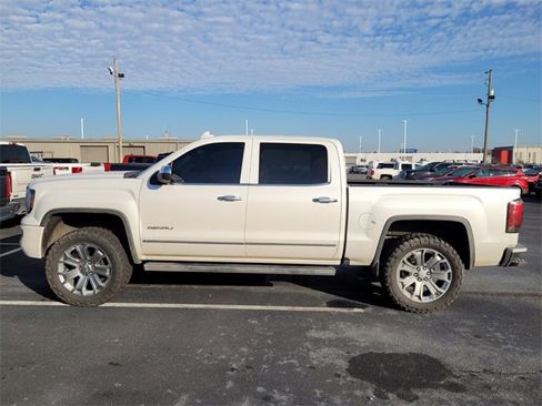 Used 2018 GMC Sierra 1500 Denali w/ Denali Ultimate Package image 3