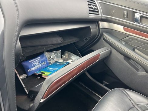 Certified 2018 Ford Explorer Platinum image 19