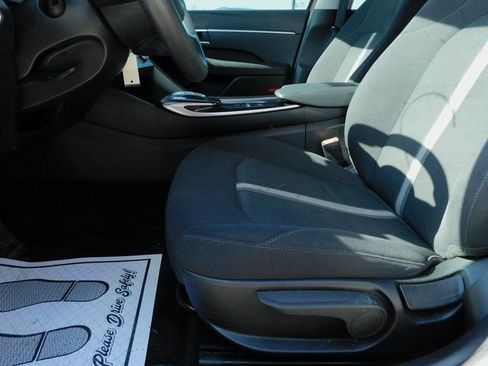 Used 2023 Hyundai Sonata SE image 9