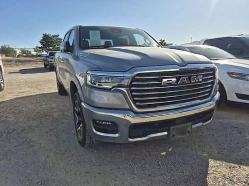 Used 2025 RAM 1500 Laramie AWD/4WD image 3