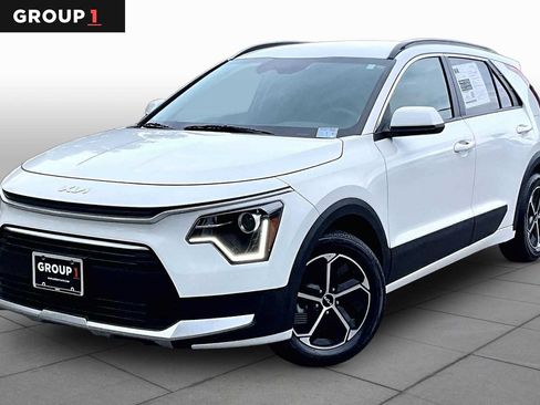 Used 2023 Kia Niro LX FWD image 1