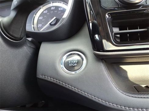 Certified 2022 Toyota Highlander XLE image 26