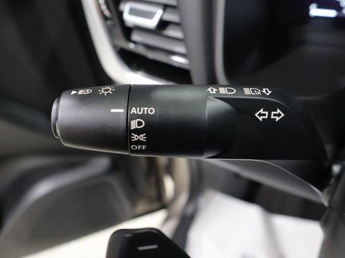 Used 2025 Nissan Rogue SL w/ SL Premium Package image 41