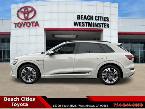 Used 2022 Audi e-tron Premium image 7