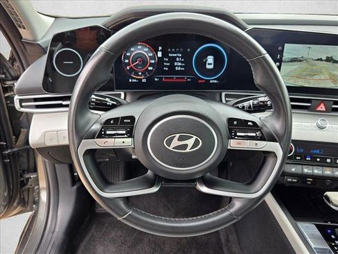 Used 2025 Hyundai Elantra Limited FWD image 14