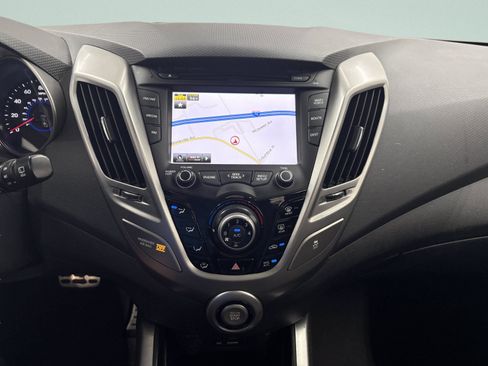Used 2013 Hyundai Veloster w/ Style Pkg FWD image 12