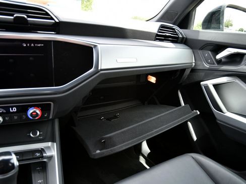 Used 2025 Audi Q3 2.0T Premium image 25