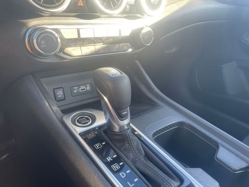 Used 2025 Nissan Sentra SV image 41