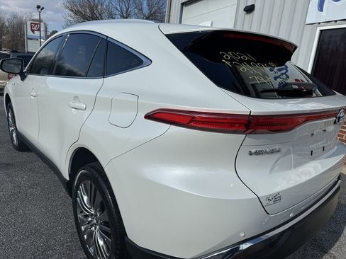 Used 2021 Toyota Venza XLE w/ Softex Package image 10