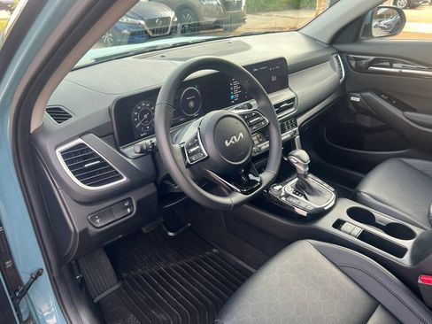 Used 2024 Kia Seltos SX w/ SX Sunroof Package AWD/4WD image 6