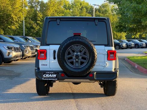 Used 2026 Jeep Wrangler Unlimited Sport AWD/4WD image 6