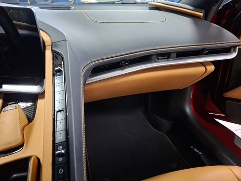 Used 2022 Chevrolet Corvette Stingray Premium Conv w/ Z51 Performance Package RWD image 15
