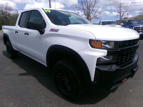 Used 2019 Chevrolet Silverado 1500 Custom Trail Boss w/ Custom Convenience Package AWD/4WD image 1