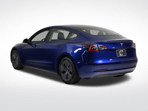 Used 2023 Tesla Model 3 Standard Range image 3