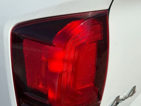 Used 2022 Toyota Tacoma SR image 13