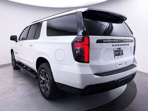 Used 2024 Chevrolet Suburban Z71 w/ Luxury Package AWD/4WD image 15