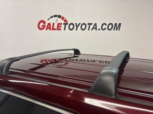 Used 2017 Toyota Highlander LE image 5