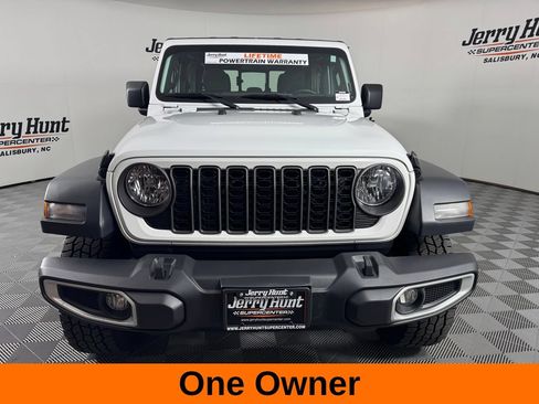 Used 2024 Jeep Gladiator Sport AWD/4WD image 4